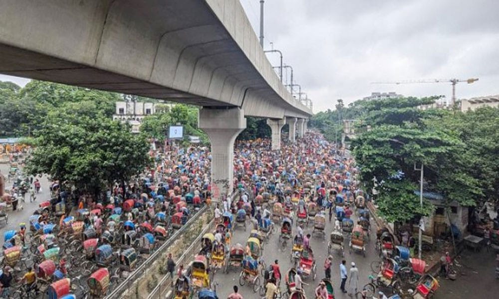 আল্টিমেটাম দিয়ে শাহবাগ ছাড়লেন রিকশাচালকরা