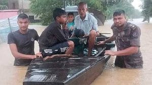 বন্যায় প্লাবিত ফেনী, উদ্ধারে যাচ্ছে সেনাবাহিনী-কোস্টগার্ড