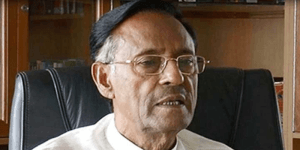 একটি রাজনৈতিক দল কালই ক্ষমতায় বসতে চায়।