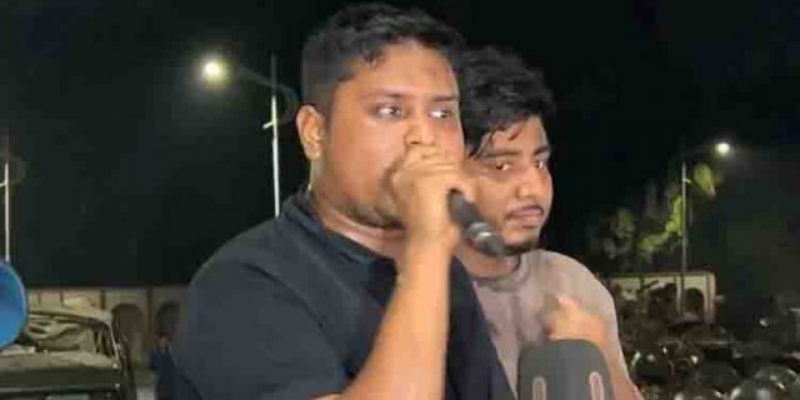 ঐক্যের ডাক দিলেন মধ্যরাতে হাসনাত