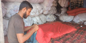 শীতে ব্যস্ততা বেড়েছে লেপ তোশক কারিগরদের