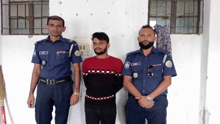 কুয়াকাটায় ইয়াবাসহ মাদক ব্যবসায়ী গ্রেফতার