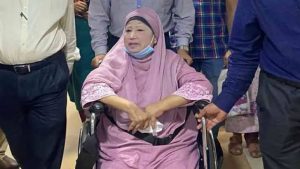 ডিসেম্বরে লন্ডন যাচ্ছেন খালেদা জিয়া