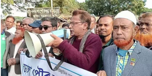 নাটোরের নলডাঙ্গা পৌরসভা স্থানান্তরের প্রতিবাদে মানববন্ধন ও বিক্ষোভ সমাবেশ