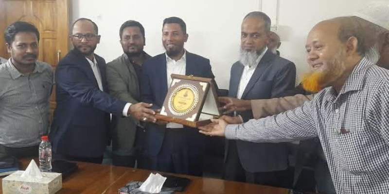 মঠবাড়িয়ায় পৌর নির্বাহী কর্মকর্তার বিদায় সংবর্ধনা অনুষ্ঠিত