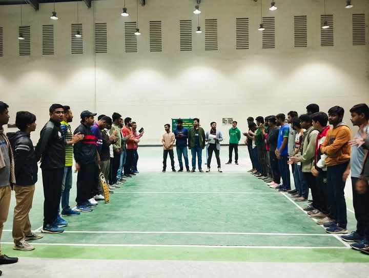 ইনডোর ক্রিকেট টুর্নামেন্টের চ্যাম্পিয়ন টিম ‘জাস্ট অ্যালামনাই’