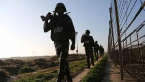 ভারত সীমান্তে সতর্কতা জারি,  অতিরিক্ত বিএসএফ মোতায়েন