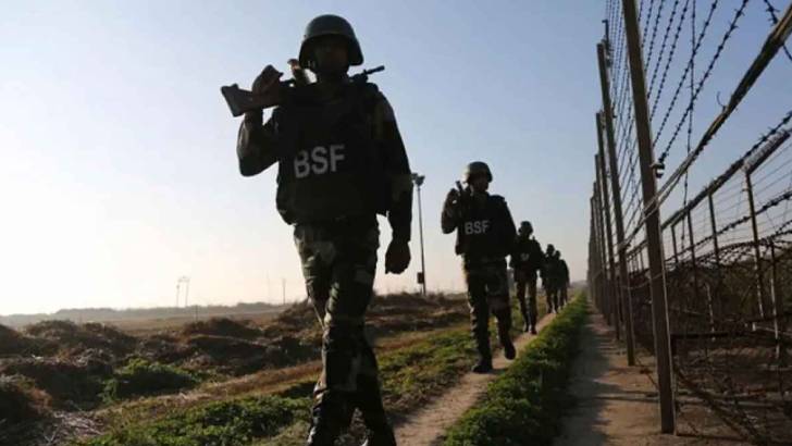 ভারত সীমান্তে সতর্কতা জারি,  অতিরিক্ত বিএসএফ মোতায়েন