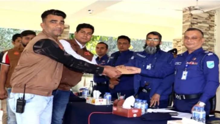 মুন্সীগঞ্জে মামলার রহস্য উদঘাটনে গোয়েন্দা পুলিশকে স্বীকৃতি জেলা পুলিশ সুপার