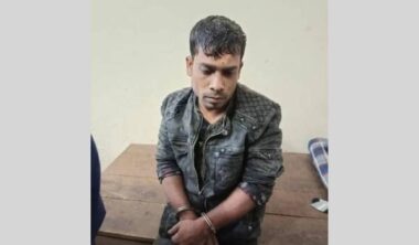 নাটোরে গরু চুরি করে পালানোর সময় চোর আটক