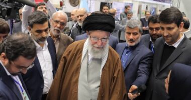 ইরানের বেসরকারি খাতকে শক্তিশালী করার ওপর জোর দিলেন সর্বোচ্চ নেতা