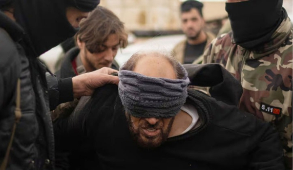 সিরিয়ায় জনসম্মুখে মৃত্যুদণ্ড: আসাদ অনুগত কর্মকর্তার শেষ পরিণতি