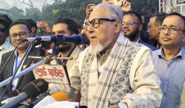 জামায়াতের সঙ্গে বিএনপির দূরত্ব বাড়েনি : নজরুল ইসলাম খান