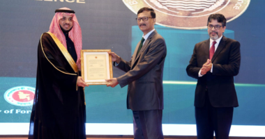 বাংলাদেশ মেডেল ফর ডিপ্লোমেটিক এক্সিলেন্স পেলেন সৌদির রাষ্ট্রদূত