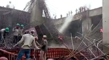 নির্মাণাধীন ভবনের ছাদ ধসে আহত ১৪