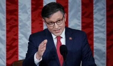 যুক্তরাষ্ট্রের স্পিকার পদে ট্রাম্প সমর্থিত মাইক জনসন পুনর্নির্বাচিত