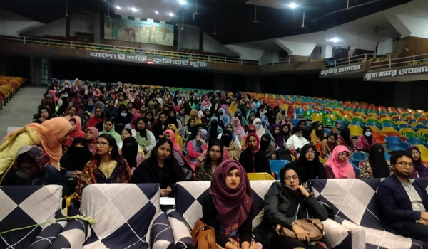 বাকৃবির কৃষি কন্যা হলের স্নাতক প্রথম বর্ষের শিক্ষার্থীদের নবীনবরণ