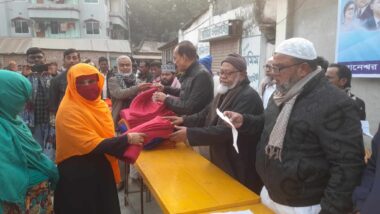 শীর্তাতদের মাঝে শীতবস্ত্র বিতরণ