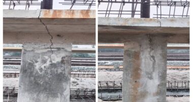 চিলাহাটি রেলস্টেশনের ওয়াসফিড ভাঙ্গাচুরায় নির্মাণ হচ্ছে