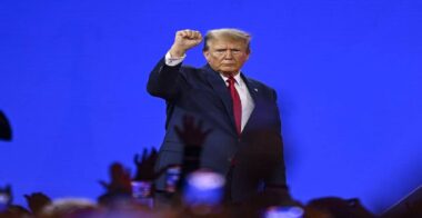 আমেরিকার শত্রুদের খুঁজে হত্যা করার অঙ্গীকার করলেন ট্রাম্প