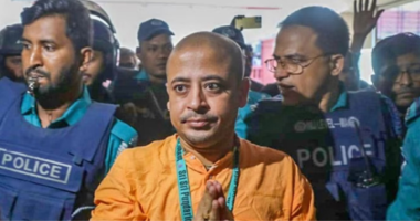 রাষ্ট্রদ্রোহ মামলায় চিন্ময় দাসের জামিন কেন নয়: হাইকোর্টের রুল