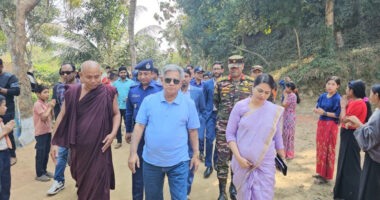 পাহাড়ের সমস্যার মূলে গিয়ে সমাধান করতে হবে -  সাখাওয়াত হোসেন