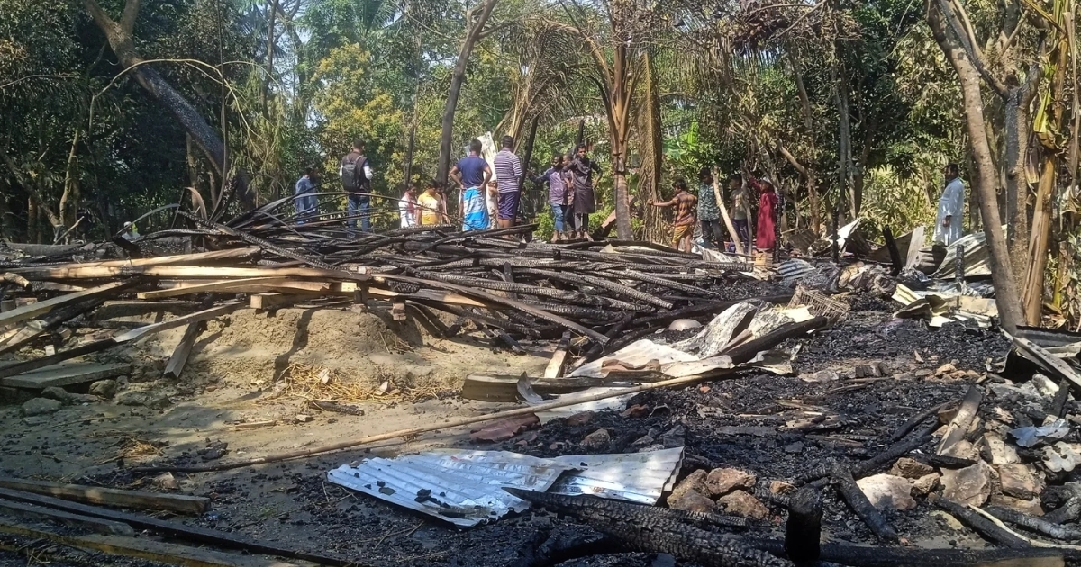 পটুয়াখালীর জমি সংক্রান্ত বিরোধের জেরে খুন, খুনির ঘরে বিক্ষুব্ধ জনতার আগুন