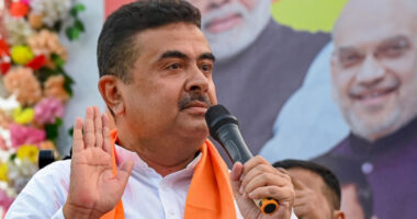 সব আ.লীগ নেতাদের ভারতে আশ্রয় দেওয়া উচিত: শুভেন্দু