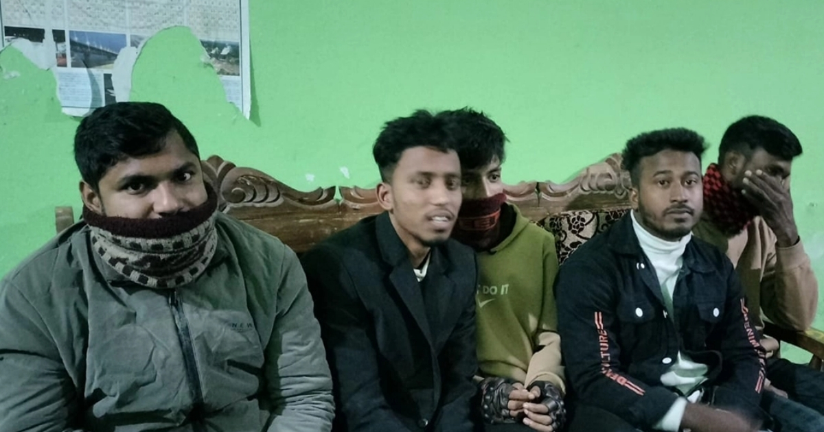 সমন্বয়ক পরিচয়ে চাঁদাবাজি , অস্ত্রসহ আটক ৫