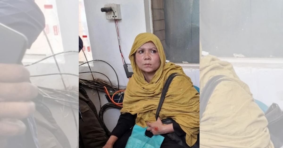 জাবিতে চুরি হওয়া স্মার্টফোনসহ নারী আটক