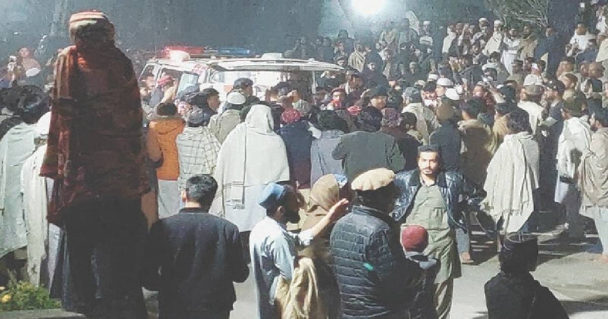 পাকিস্তানের সেনানিবাসে আত্মঘাতী বোমা হামলায় নিহত ১৮