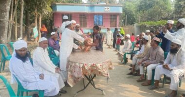 মাদানির কাফেলা সংঘ এর উদ্দোগে ইফতার সামগ্রী বিতরণ