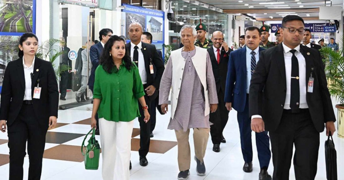 চীনের উদ্দেশে ঢাকা ছাড়লেন প্রধান উপদেষ্টা