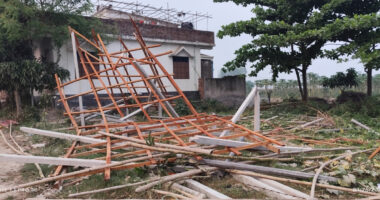 সিংগাইরে জমি নিয়ে বিরোধের জেরে অবসরপ্রাপ্ত প্রধান শিক্ষকের ওপর হামলা ও ঘর ভাঙচুর