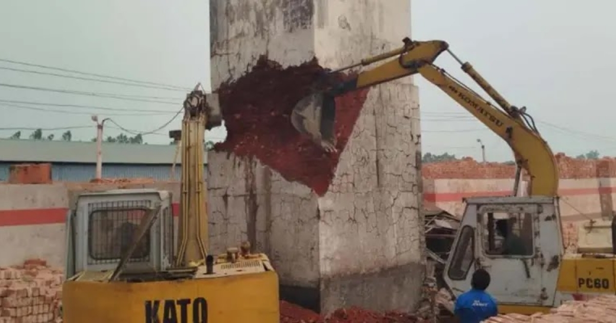 হাইকোর্টের নির্দেশে বিএনপি নেতার অবৈধ ইটভাটা গুড়িয়ে দিল প্রশাসন