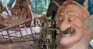 চারুকলায় আগুনে পুড়লো ‘ফ্যাসিবাদের মুখাকৃতি’ ও ‘শান্তির পায়রা’ মোটিফ