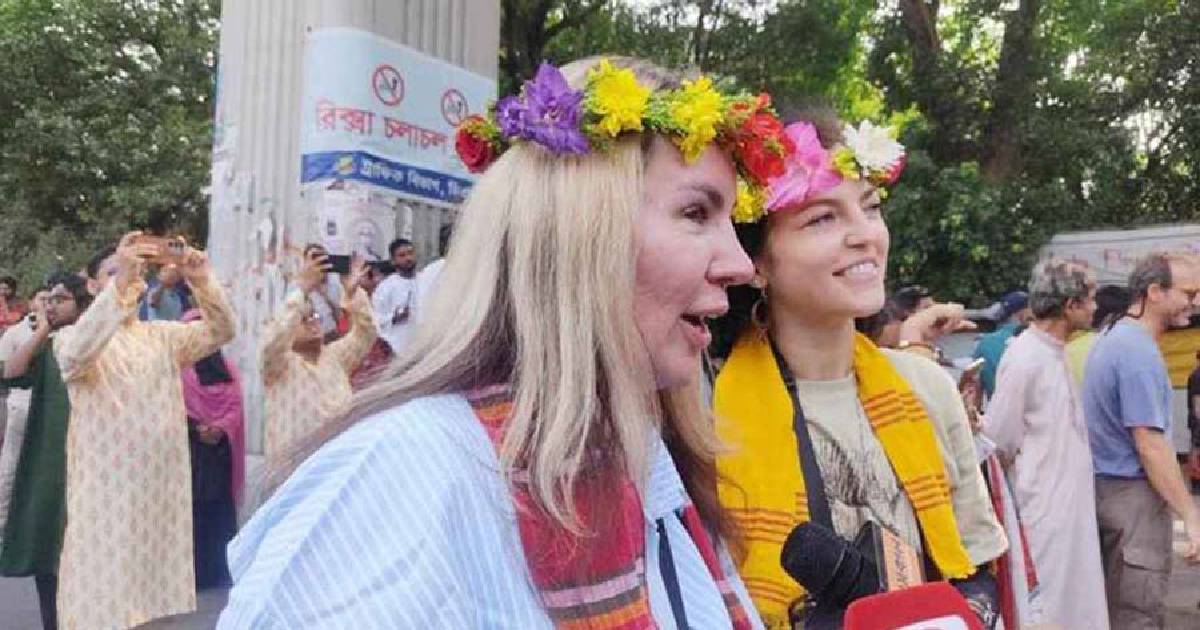 বাংলা বর্ষবরণ অনুষ্ঠানে আনন্দে মেতেছেন বিদেশিরাও