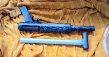 মুন্সিগঞ্জের চরকেওয়ারে দেশীয় পাইপ গান উদ্ধার