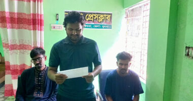 বৈষম্য বি‌রোধী ছাত্র নেতা‌কে তু‌লে নি‌য়ে মারধর, মামলা হ‌লেও গ্রেপ্তার নেই