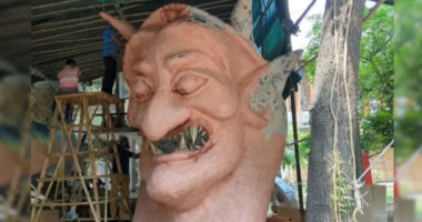 পহেলা বৈশাখের আনন্দ শোভাযাত্রায় হাসিনার ‘মুখাকৃতি