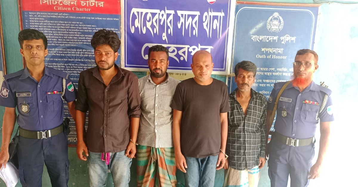 পুলিশের অভিযানে  আওয়ামীলীগ নেতাসহ ১২জন গ্রেপ্তার