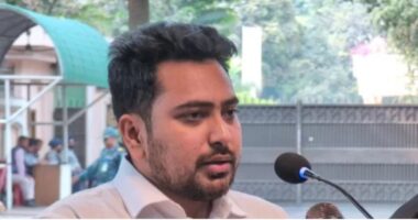 এক দল সরিয়ে আরেক দলকে ক্ষমতায় বসাতে গণ-অভ্যুত্থান হয়নি : নাহিদ