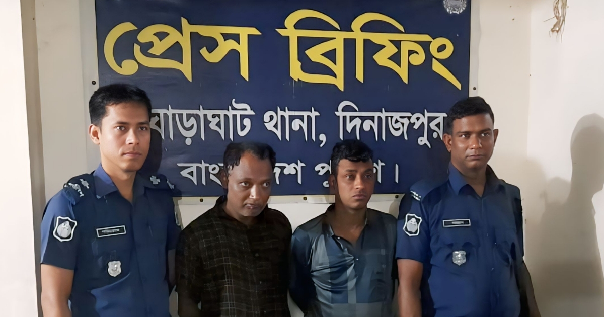 যাত্রীবাহী গাড়ী মনে করে পুলিশের গাড়ী আটকালো ডাকাত দল