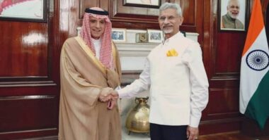 ভারত-পাকিস্তানের উত্তেজনার মধ্যেই দিল্লিতে সৌদির বিশেষ দূত