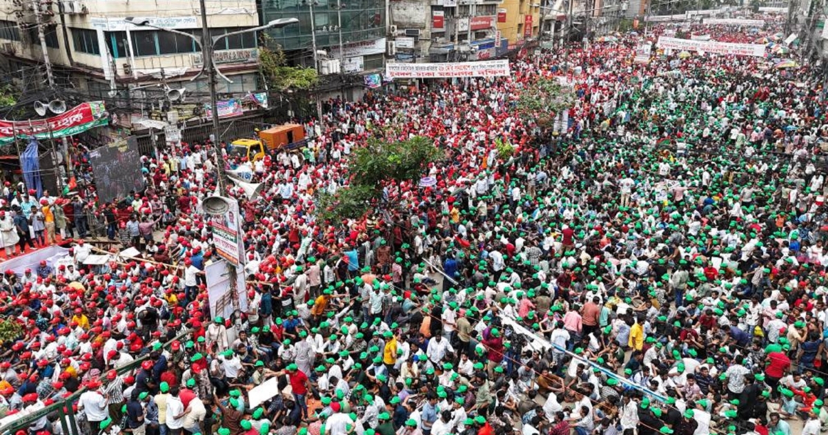 রাজধানীর নয়াপল্টনে বিএনপির তারুণ্যের সমাবেশে নেতাকর্মীদের ঢল