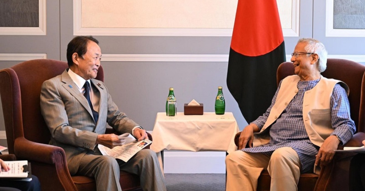 প্রধান উপদেষ্টার সঙ্গে জাপানের সাবেক প্রধানমন্ত্রী তারো আসোর সাক্ষাৎ