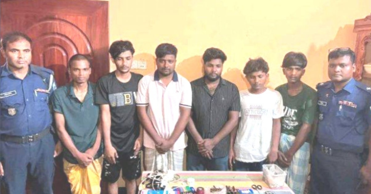 সেনাবাহিনীর অভিযানে সোস্যাল মিডিয়া হ্যাকার চক্রের ৫ জন আটক