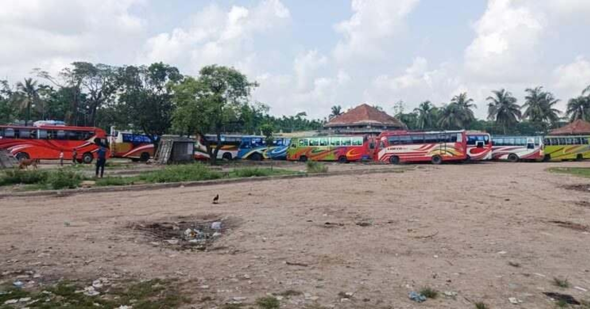 ভোলায় বাস ধর্মঘট প্রত্যাহার, ৫ রুটে বাস চলাচল শুরু