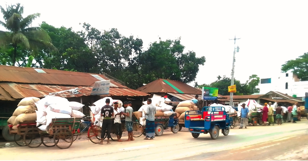 রানীগঞ্জ হাটে ধানের সরবরাহ, দাম নিয়ে হতাশ কৃষকরা