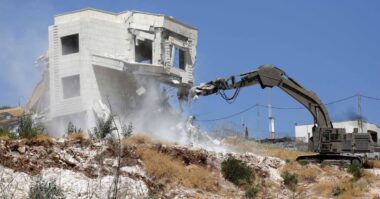 উত্তর গাজার সব বাড়িঘর গুঁড়িয়ে দিচ্ছে ইসরায়েল